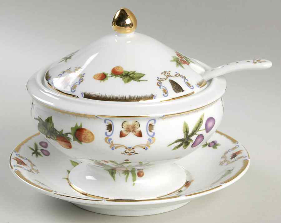 Yorkshire Sauce Boat & Lid & Underplate & Ladle by Godinger-1