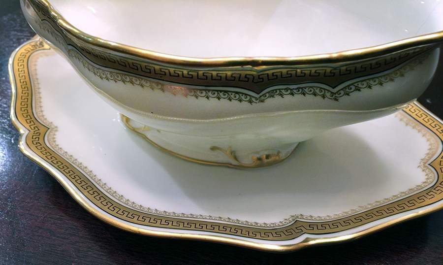 GUE533 Gravy Boat with Attached Underplate by WM Guerin-1