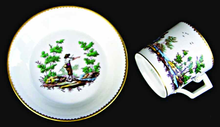 GIN202 Flat Demitasse Cup & Saucer Set by Ginori 1735-1