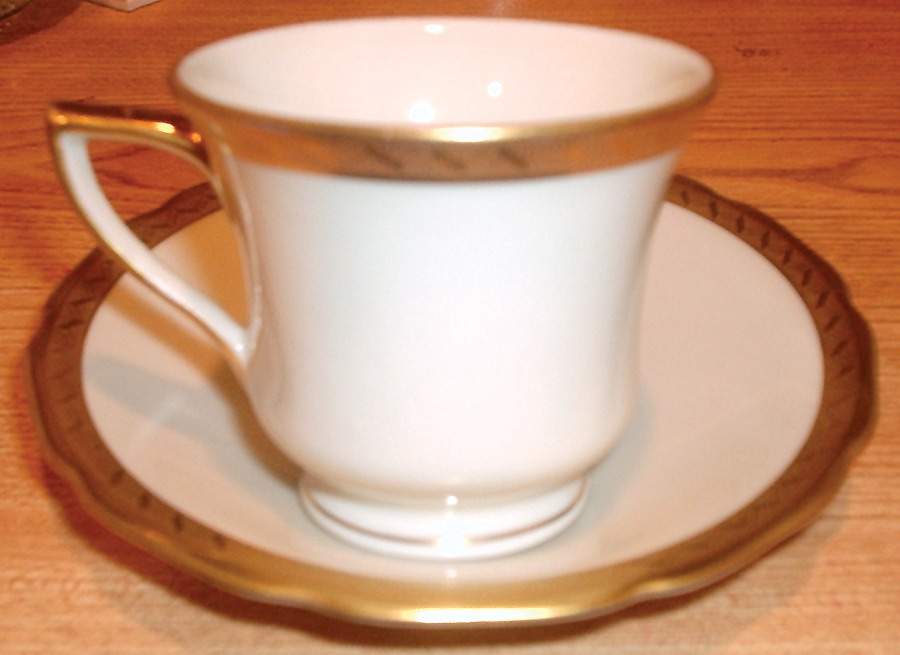 GLP17 Footed Cup & Saucer Set by Gloria Porcelain-1