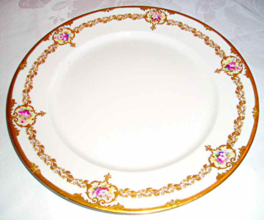 GUE550 Dinner Plate by WM Guerin-1