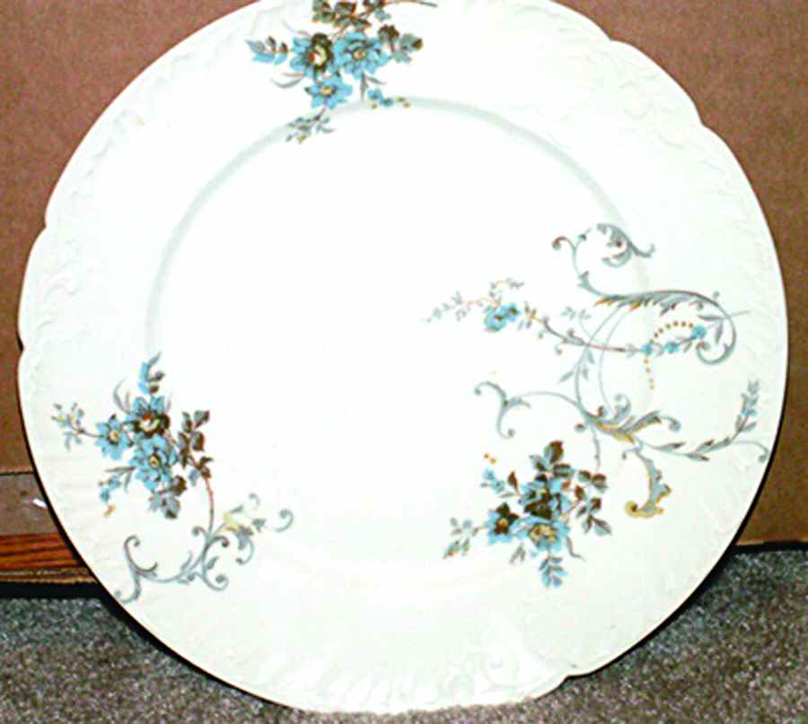 GUE552 Dinner Plate by WM Guerin-1