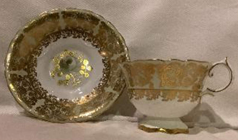 C772 Footed Cup & Saucer Set by Grosvenor-1