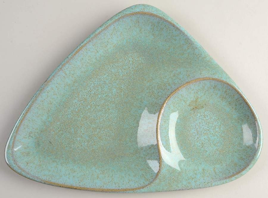 Matrix Triangular Snack Tray by Glidden-1