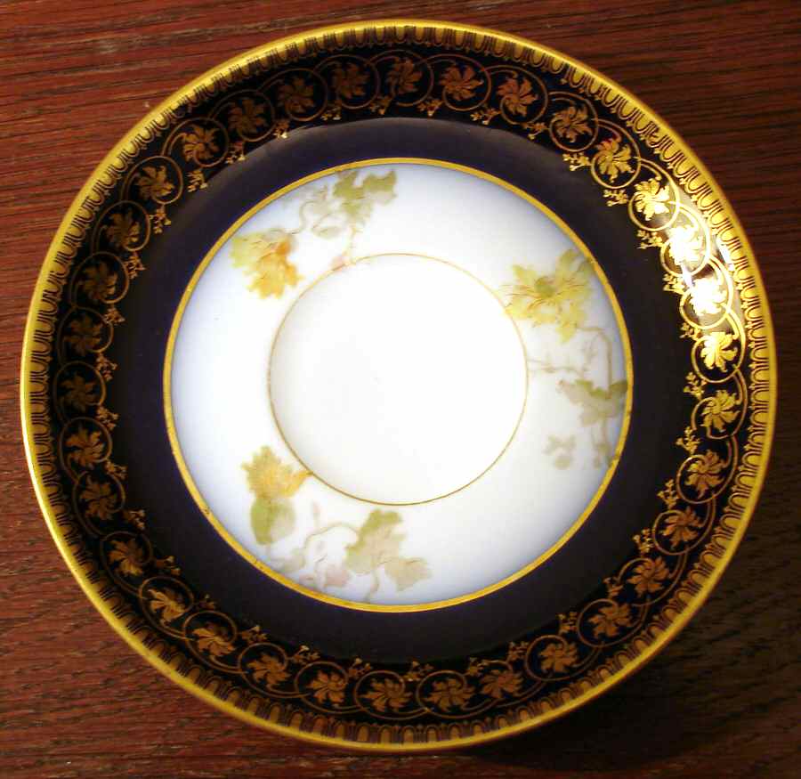 GUE560 Saucer by WM Guerin-1