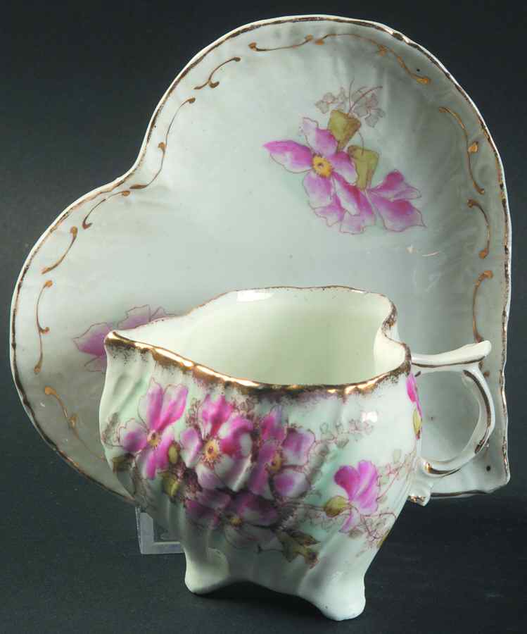 476-6672 1-2 Footed Demitasse Cup & Saucer Set by Germany-1