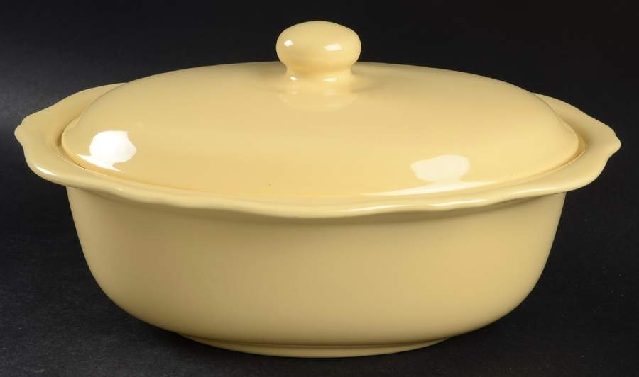 Hospitality Butter Yellow 1.5 Quart Oval Covered Casserole by Gail Pittman-1