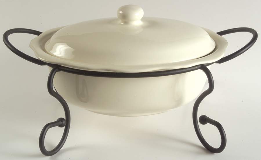 Hospitality Ivory 1.5 Quart Oval Covered Casserole & Metal Stand by Gail Pittman-1