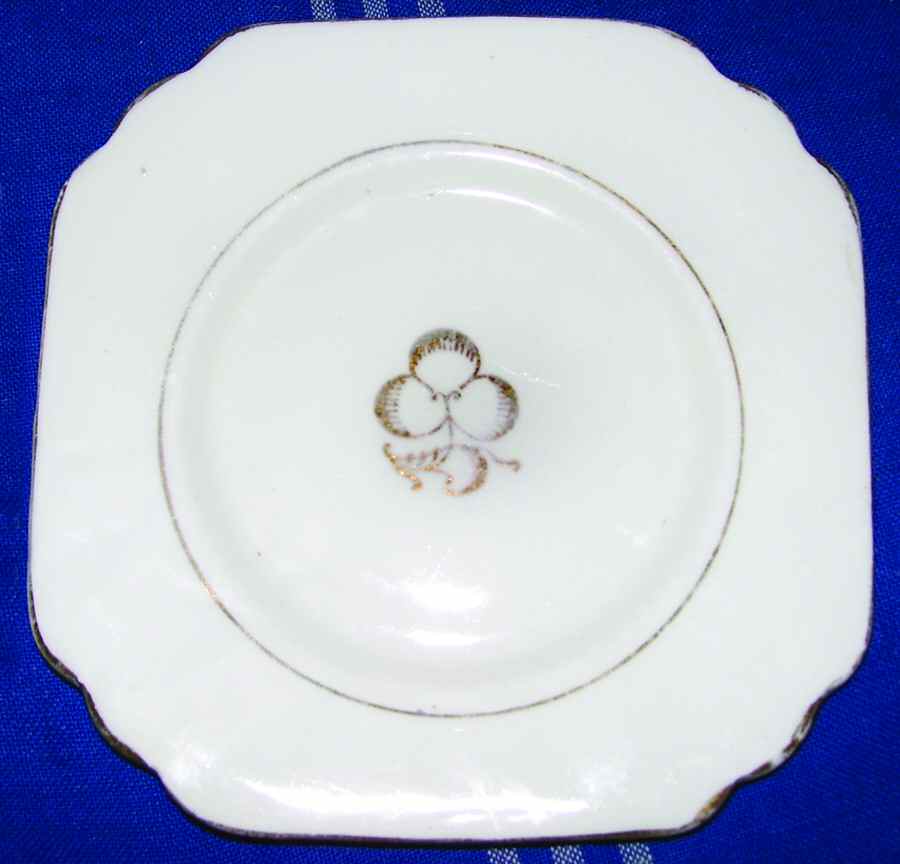 GLD43 Dinner Plate by Gladstone-1