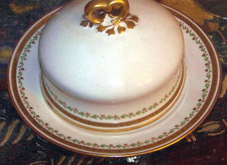 GUE579 Round Covered Butter by WM Guerin-1