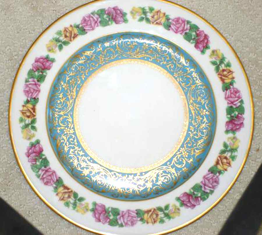 GUE587 Dinner Plate by WM Guerin-1