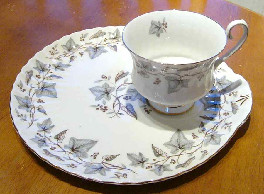 GRO56 Snack Plate & Cup Set by Grosvenor-1