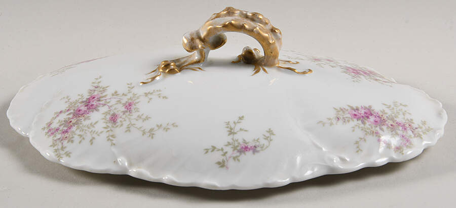 GUE601 Lid for Oval Vegetable by WM Guerin-1