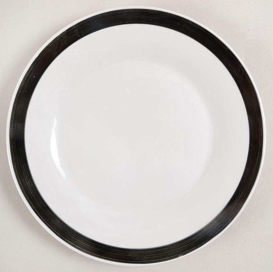Essex Black Dinner Plate by Gibson Designs-1