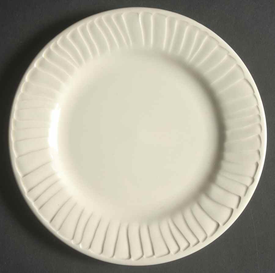 Plisse Bread & Butter Plate by Faiencerie De Gien-1
