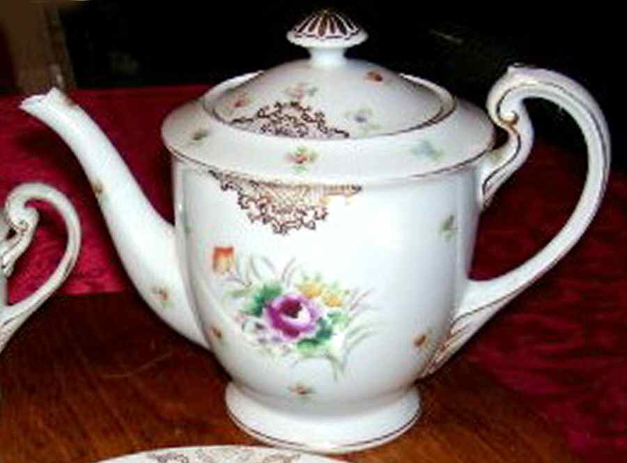 GOC56 Teapot & Lid by Gold China-1