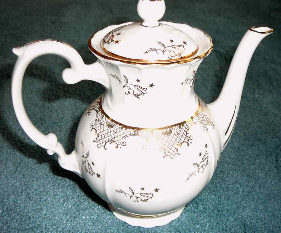 GIN261 Coffee Pot & Lid by Ginori 1735-1