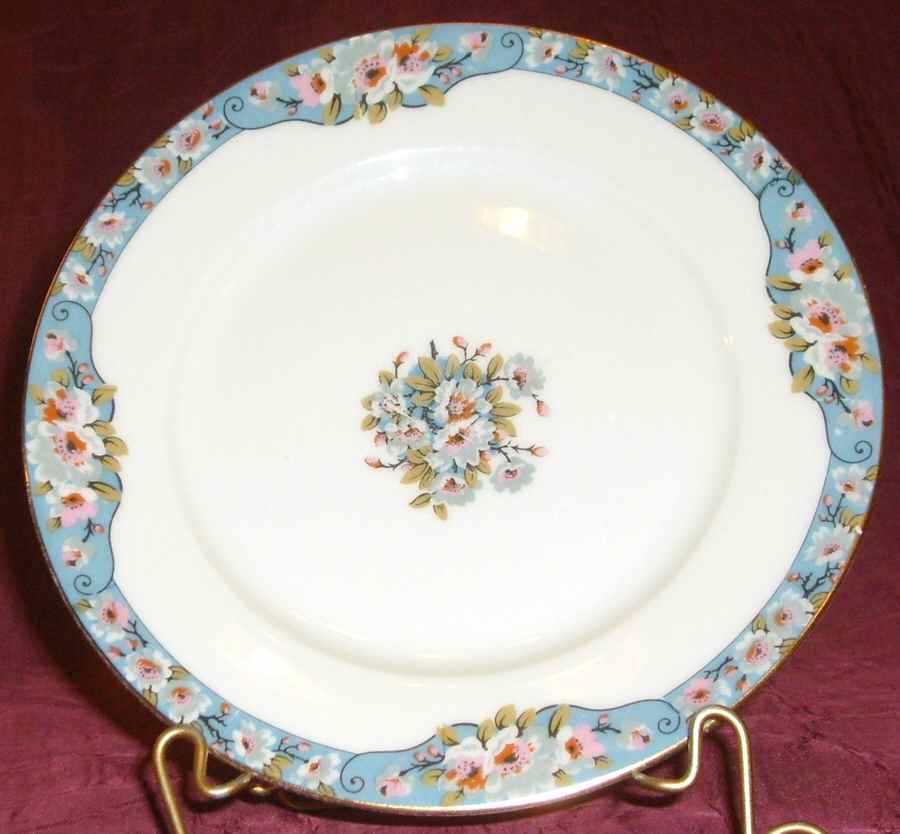 GUE643 Dinner Plate by WM Guerin-1