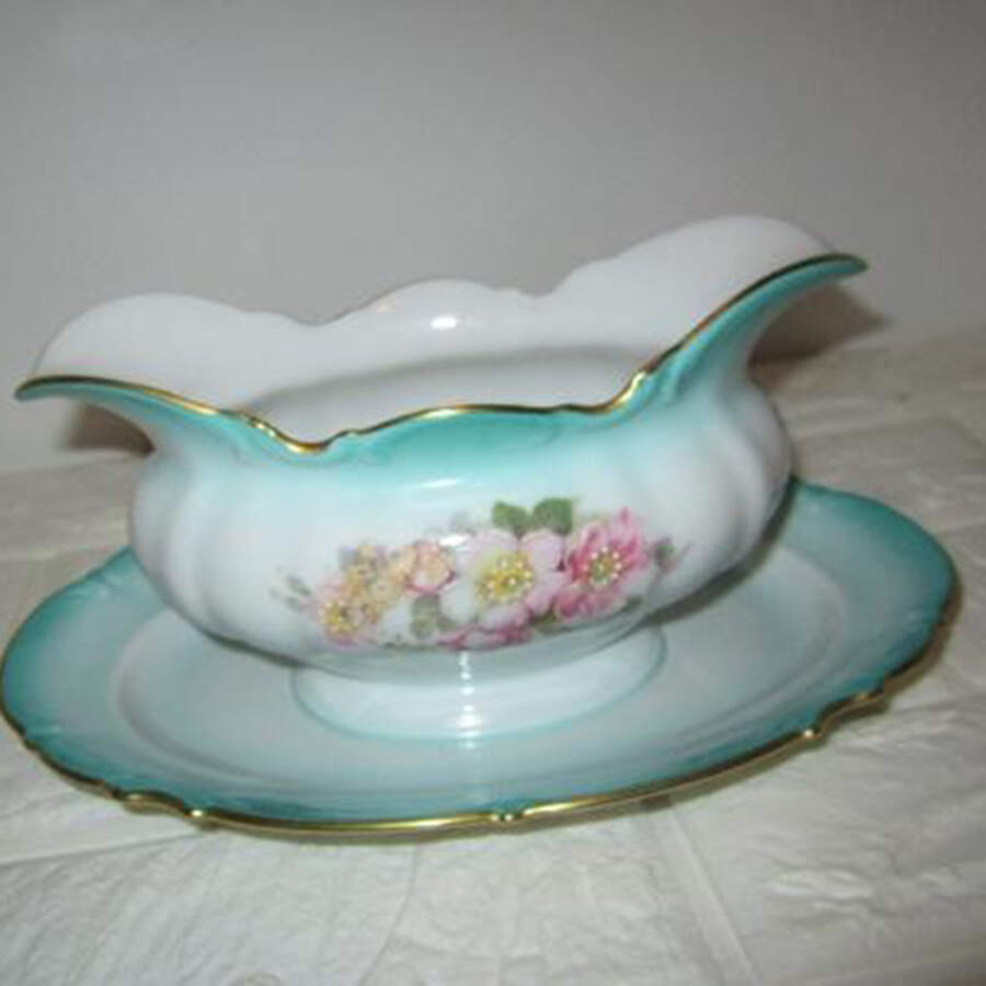 PBU12 Green Gravy Boat with Attached Underplate by Parbus-1