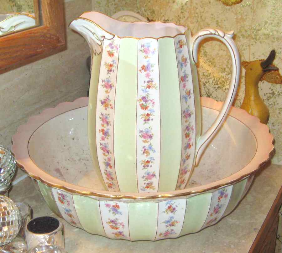 3053 Large Pitcher & Bowl Set by Grimwades (England)-1