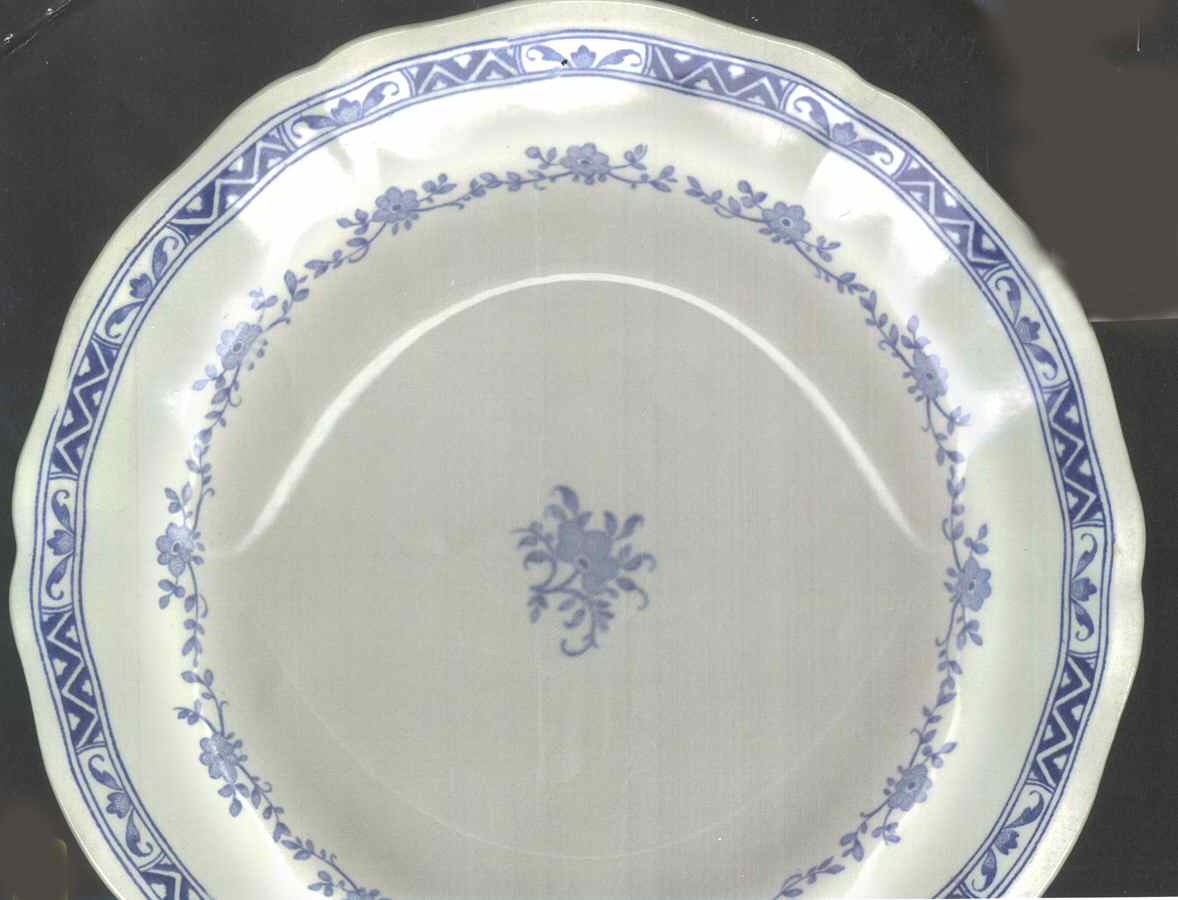 GIE24 Dinner Plate by Faiencerie De Gien-1