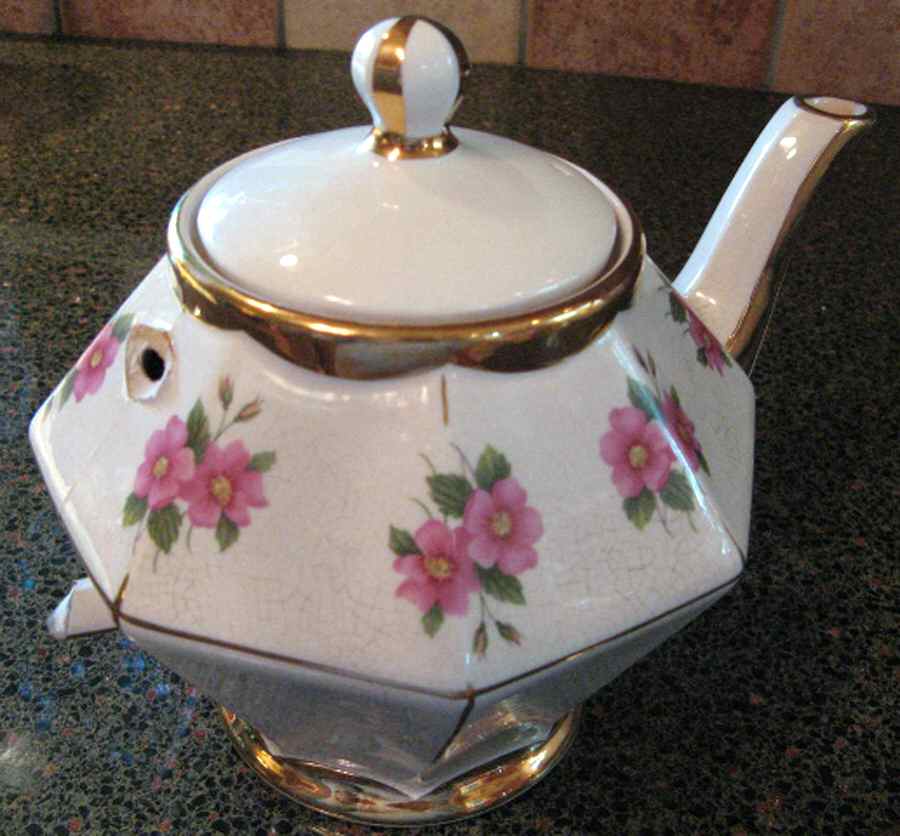 W104 Teapot & Lid by Gibsons-England-1