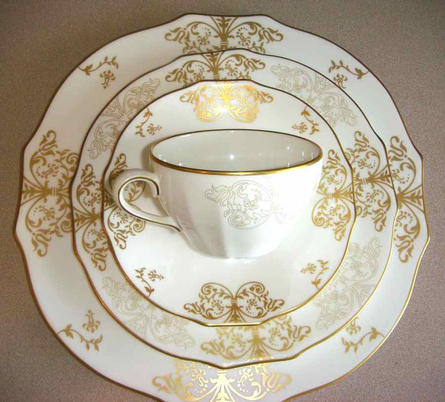 Grisaille Gold Flat Cup & Saucer Set by Ginori 1735-1