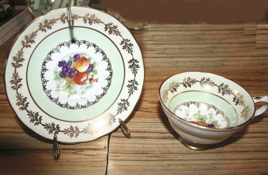B159 Footed Cup & Saucer Set by Grosvenor-1