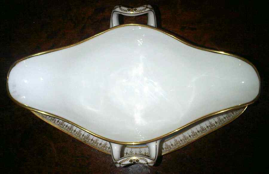 GUE656 Gravy Boat with Attached Underplate by WM Guerin-1