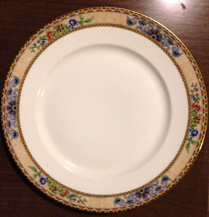 GUE658 Dinner Plate by WM Guerin-1