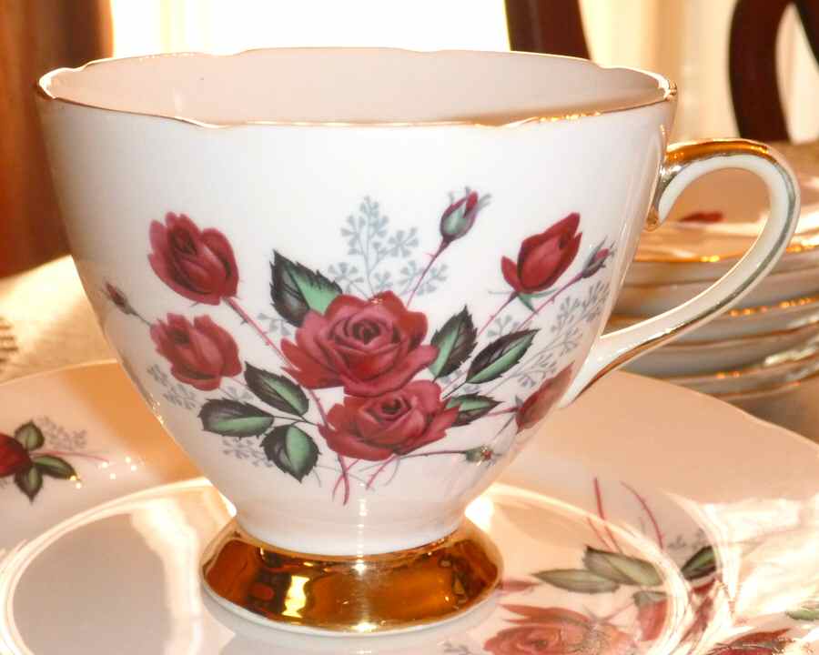 6614 Footed Cup by Gladstone-1