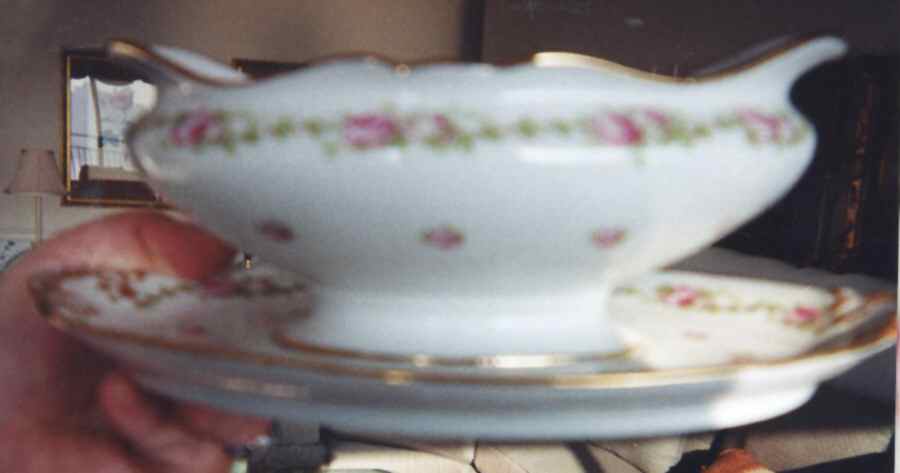 GUE671 Gravy Boat with Attached Underplate by WM Guerin-1