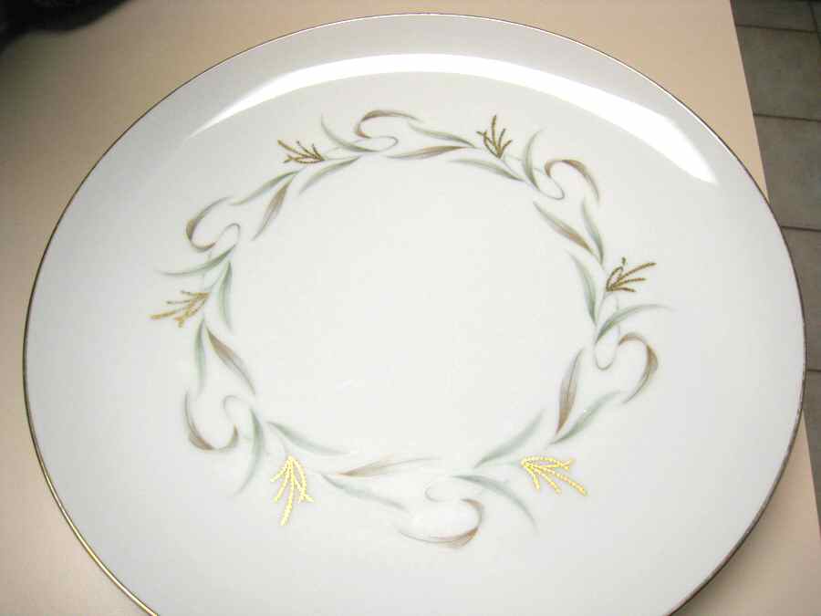 Pampas Dinner Plate by Gold China-1