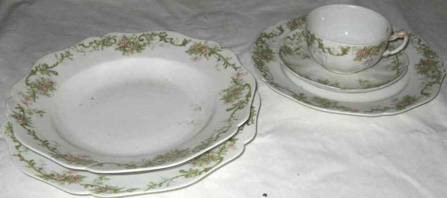 GUE677 Large Rim Soup Bowl by WM Guerin-1
