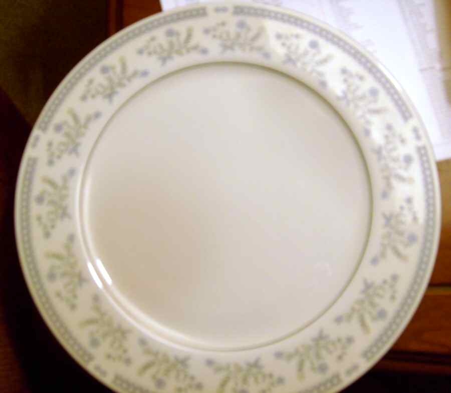 GID292 Dinner Plate by Gibson Designs-1