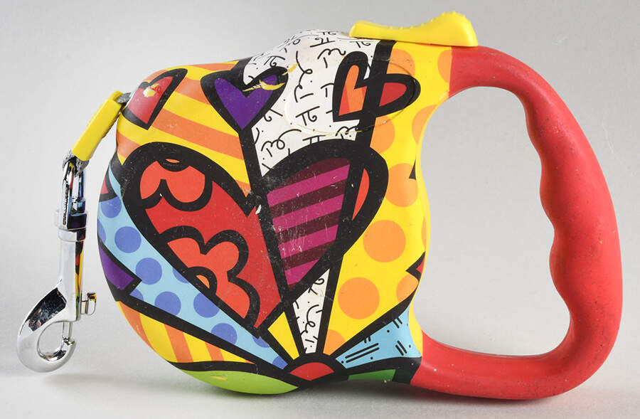 Britto Retractable Dog Leash (9 ft) by Giftcraft Ltd-1