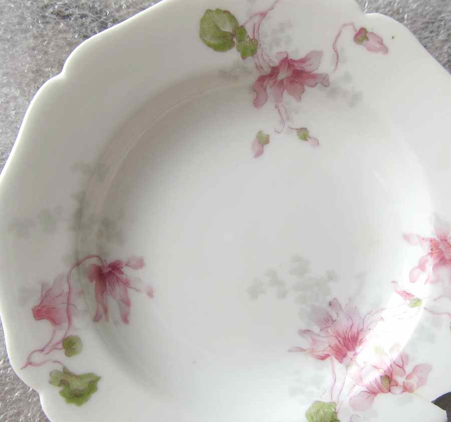 GUE717 Dinner Plate by WM Guerin-1