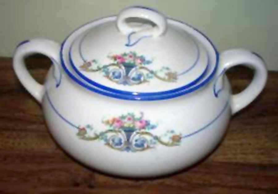 135A (Derwood) Sugar Bowl & Lid by WS George-1