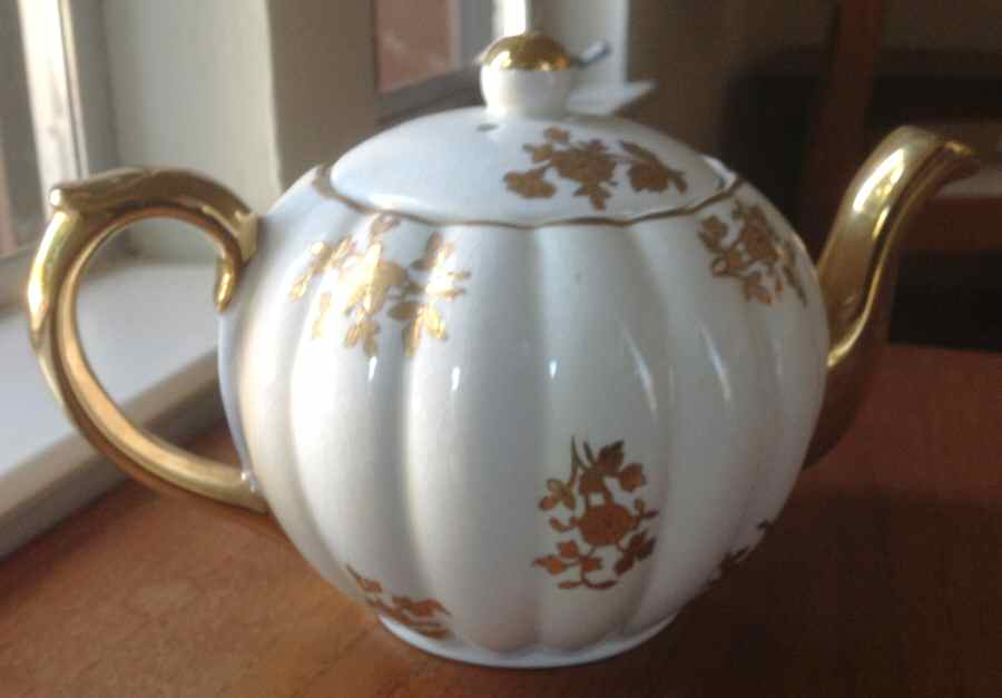 718 Teapot & Lid by Gibsons-England-1