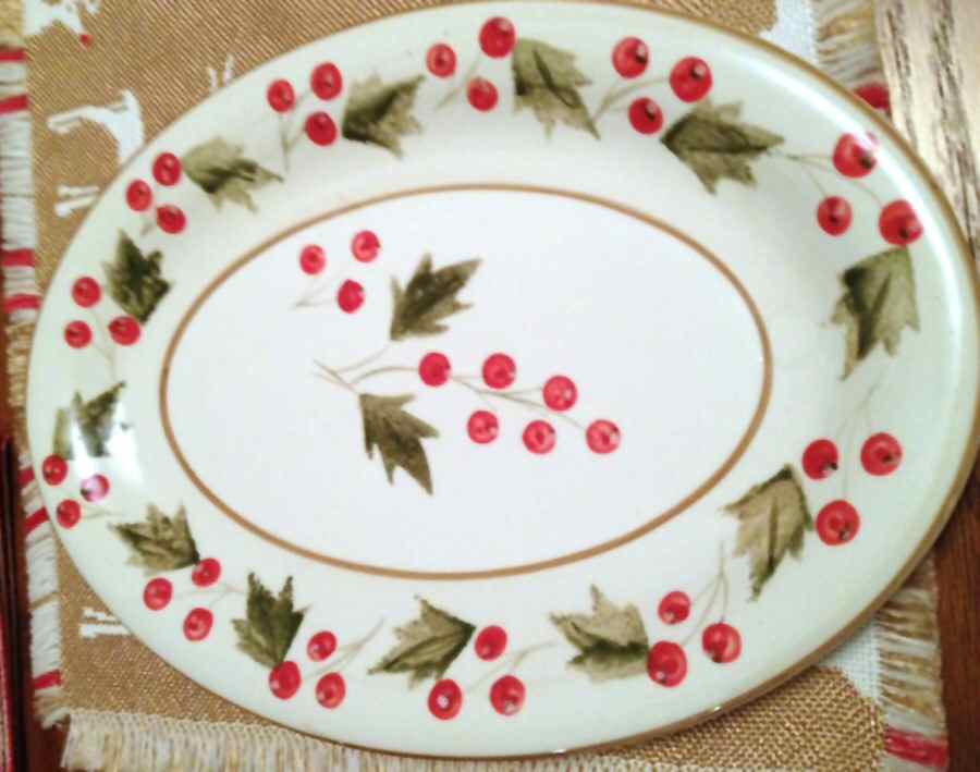 Christmas Berries 10" Oval Serving Platter by Gibson Designs-1