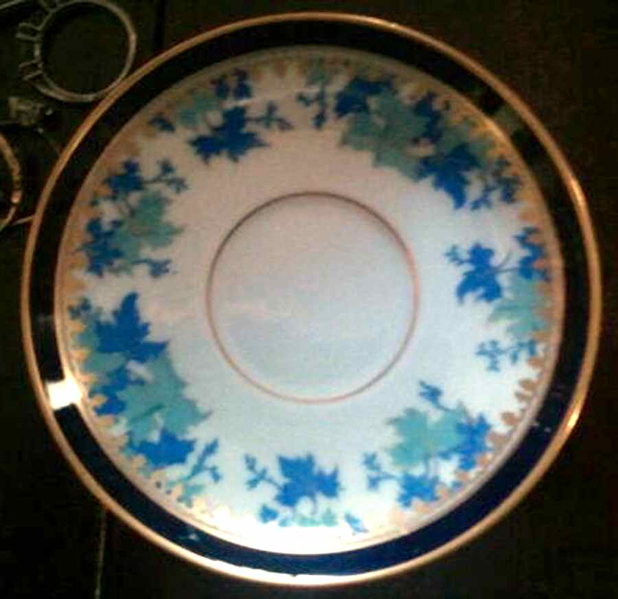 2579 Saucer by Ginori 1735-1