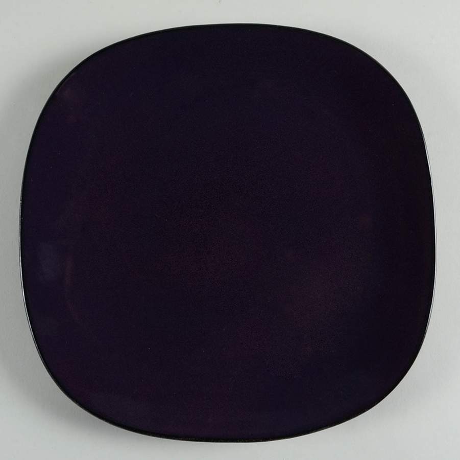 Vivoli Purple Dinner Plate by Gibson Designs-1