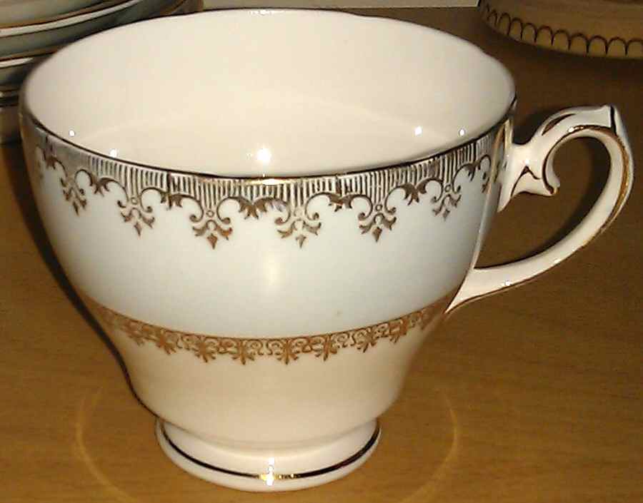 5955 Footed Cup by Gladstone-1