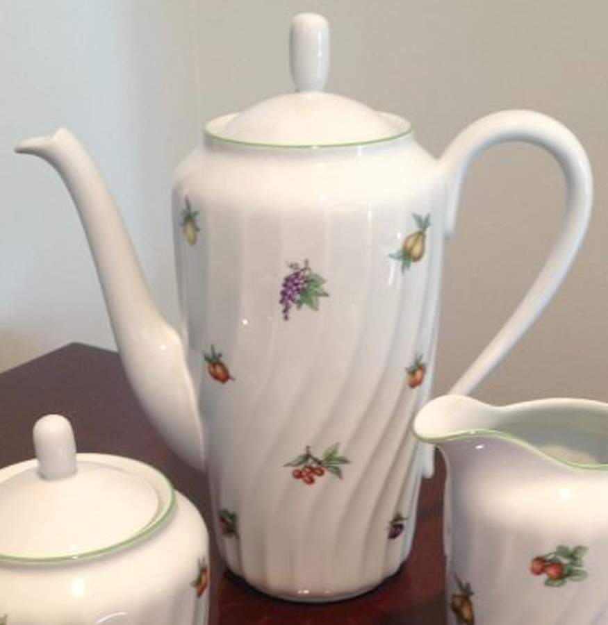 12935 Coffee Pot & Lid by Ginori 1735-1