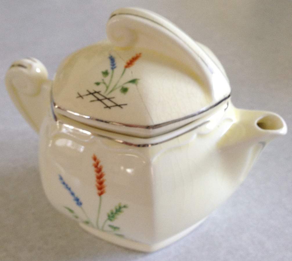 RS8678H Teapot & Lid by WS George-1