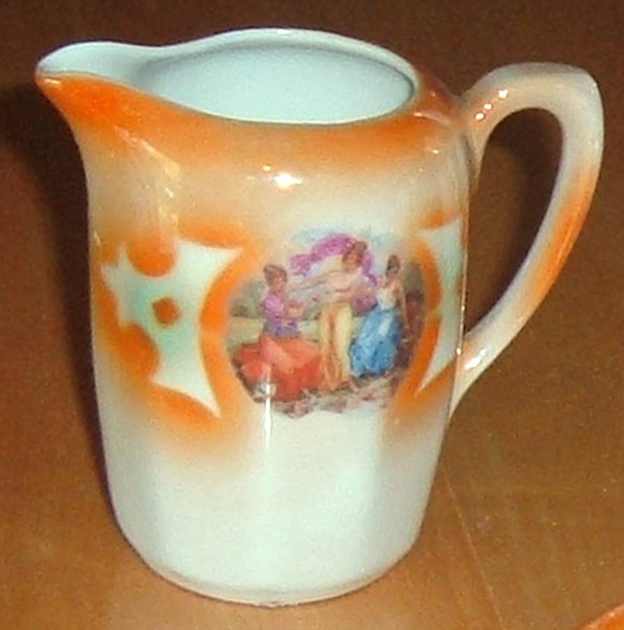 10234 Creamer by Ginori 1735-1