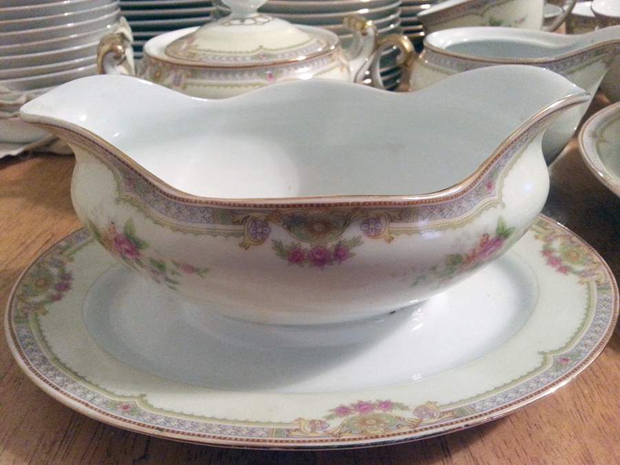 GOC75 Gravy Boat with Attached Underplate by Gold China-1