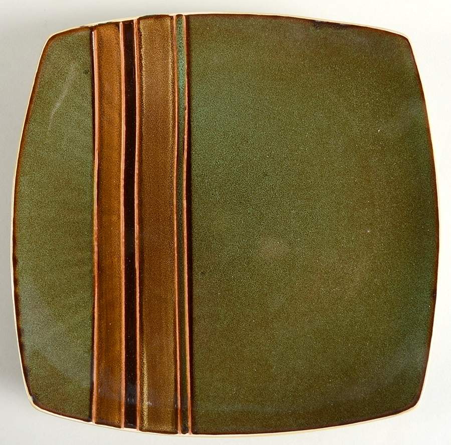 Regent Classic Green Dinner Plate by Gibson Designs-1