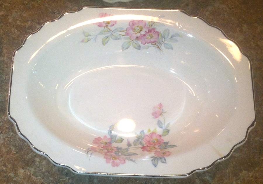 H2-22934 9" Oval Vegetable Bowl by WS George-1