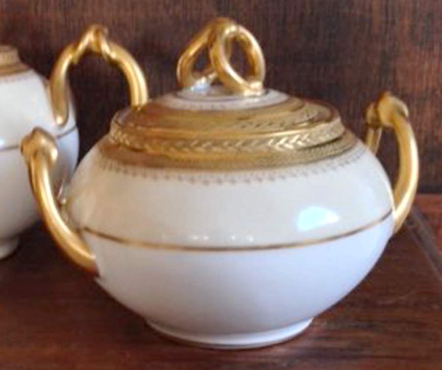 GUE752 Sugar Bowl & Lid by WM Guerin-1